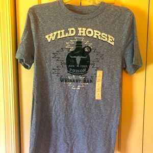 🚨LAST CALL 🚨
“Wildhorse whiskey bar” T-shirt